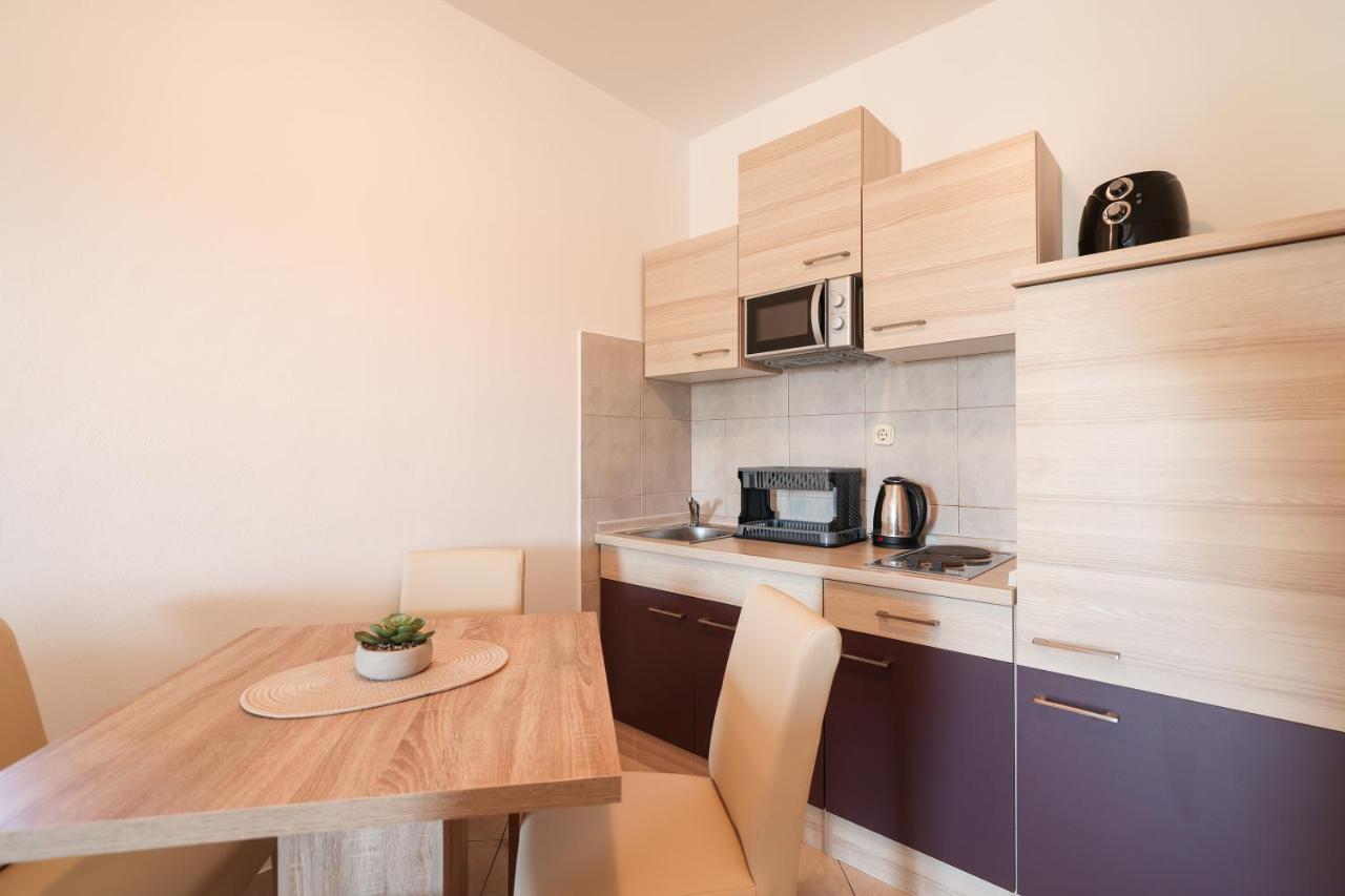 Apartments Miky Vrsi Exterior photo